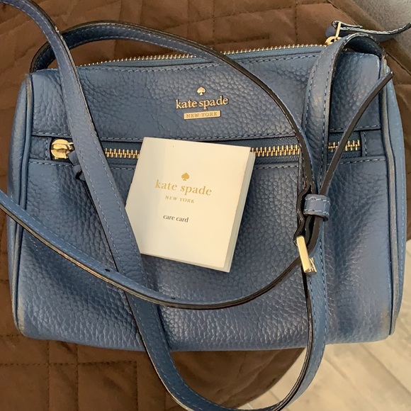 Kate Spade small crossbody bag, a beautiful blue color, used- in good condition. - Picture 3 of 9